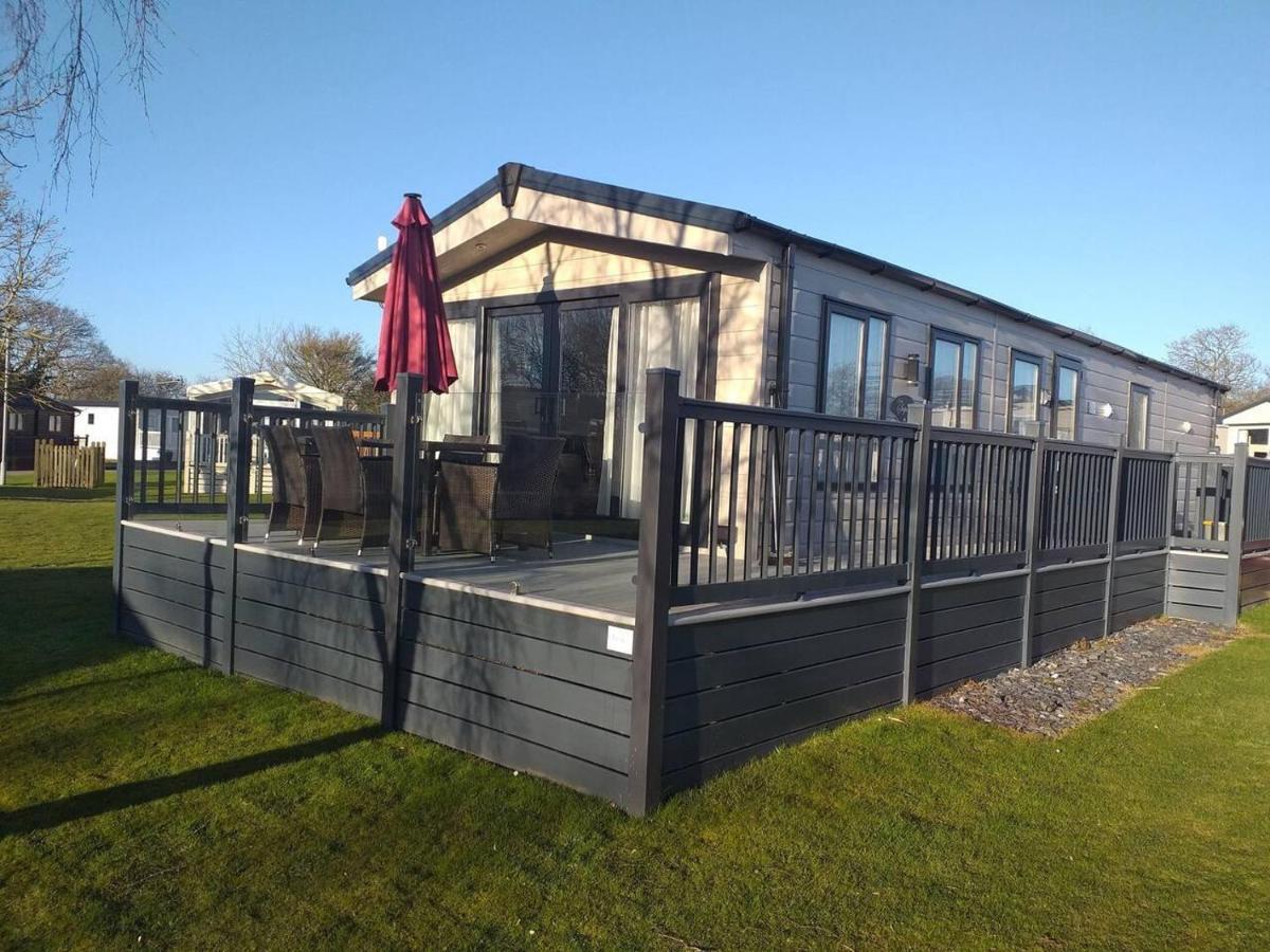 Superior 6 berth holiday home in Suffolk Saxmundham Exterior foto